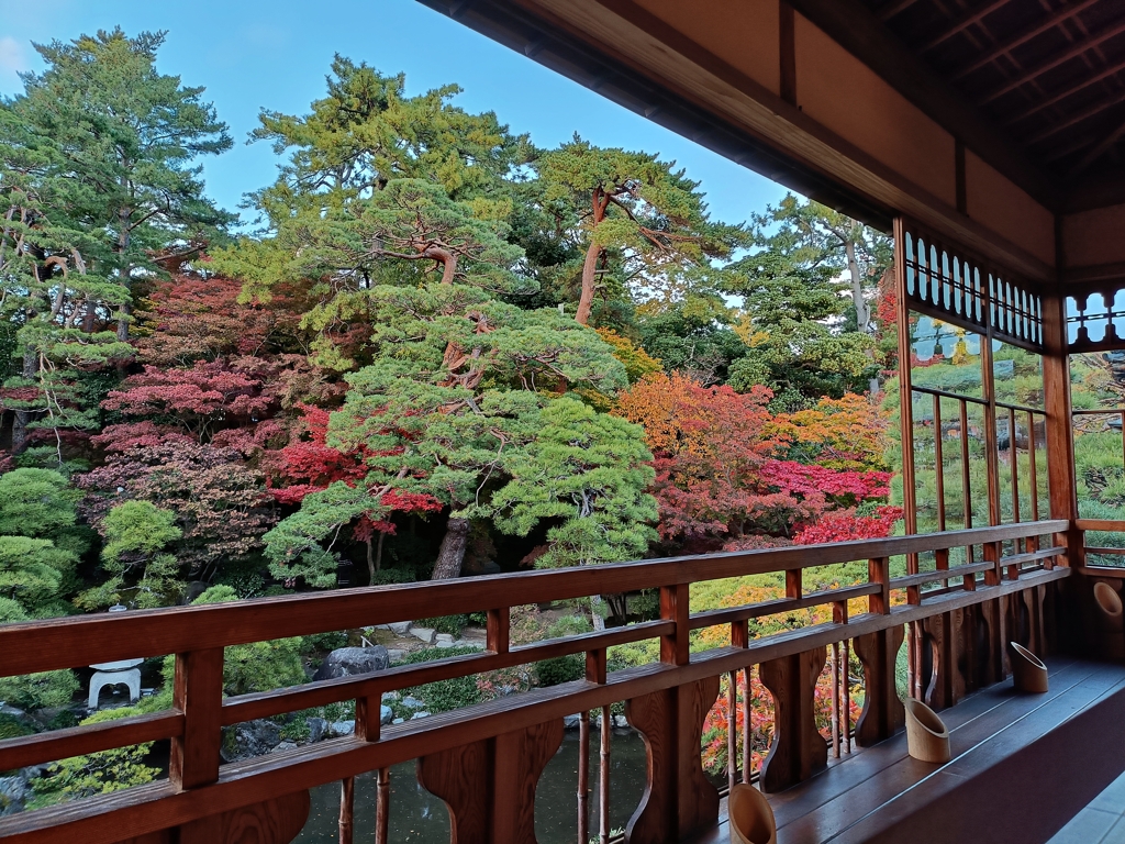 旧齋藤家別邸。春夏秋冬を肴に2階から。