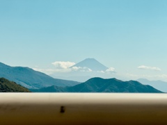 八ヶ岳高原大橋からみた富士山