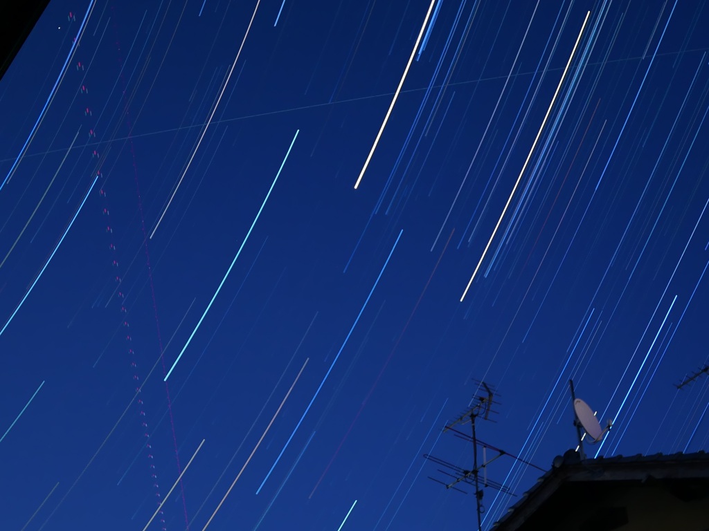 夜空を横断