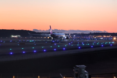早朝の成田空港にて
