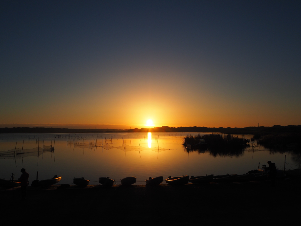 印旛沼の朝焼け