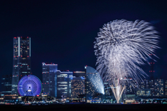 夏の港湾夜景