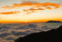 雲海に浮かぶ木曾御嶽山
