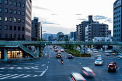 流れ往く車たち