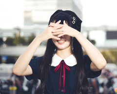ま、眩しいぃぃぃ！