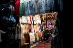 カシュガル旧市街の工芸品店