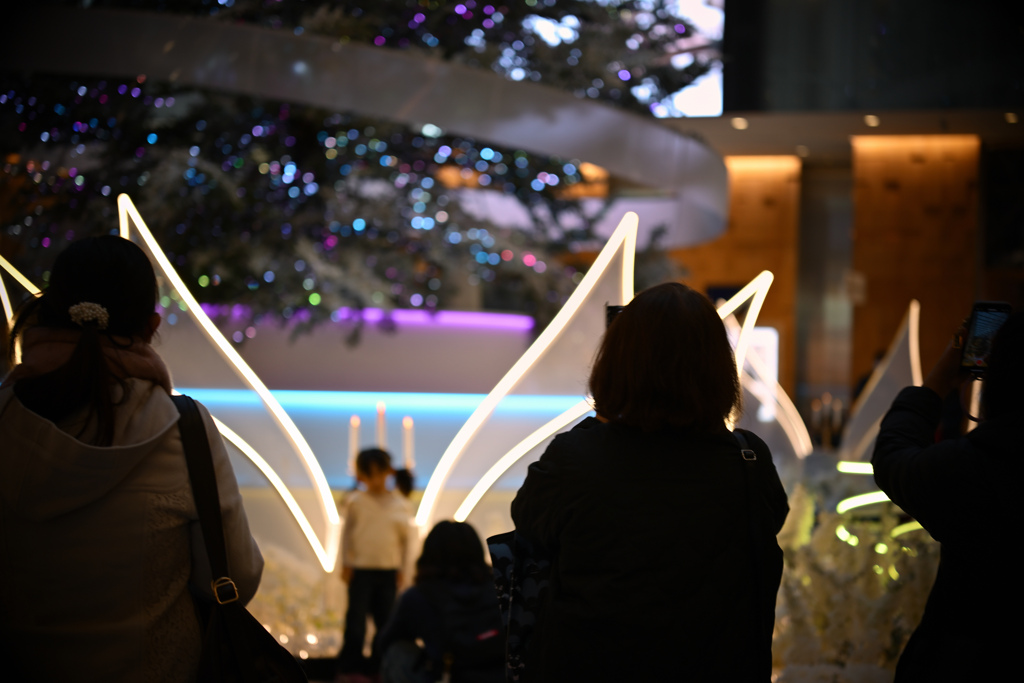 KITTE ブリーズツリーに集う人々01