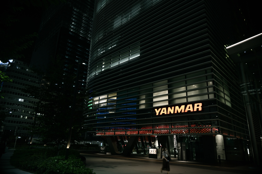 夜の東京散策 八重洲02
