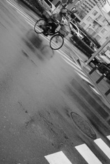 始まりはいつも雨