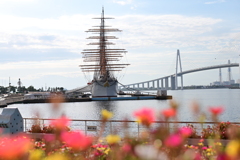 空と橋と船と