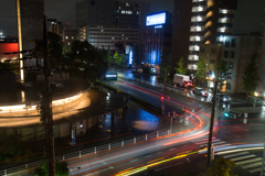 雨夜の交差点