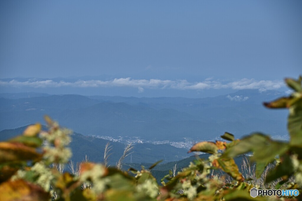 新秋の山並