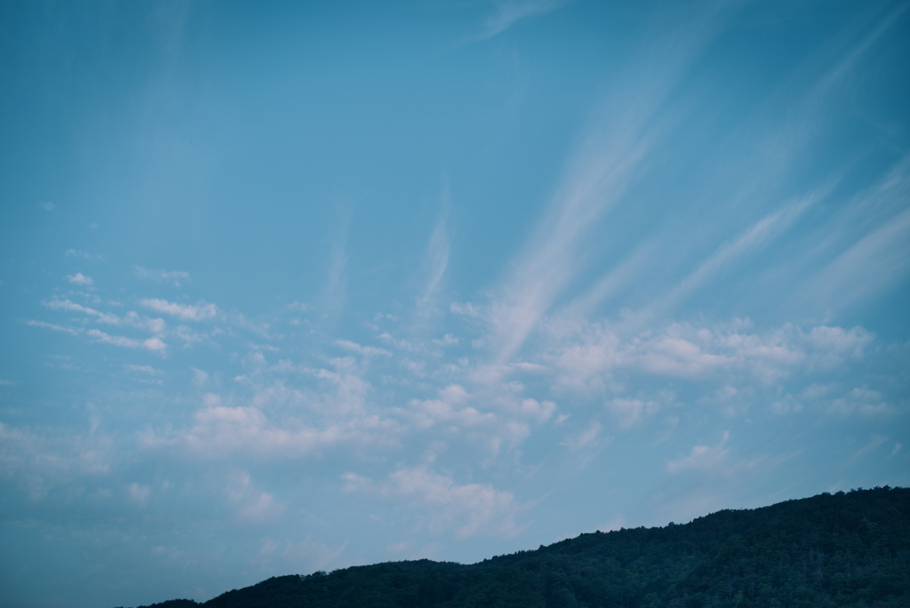 早朝の空