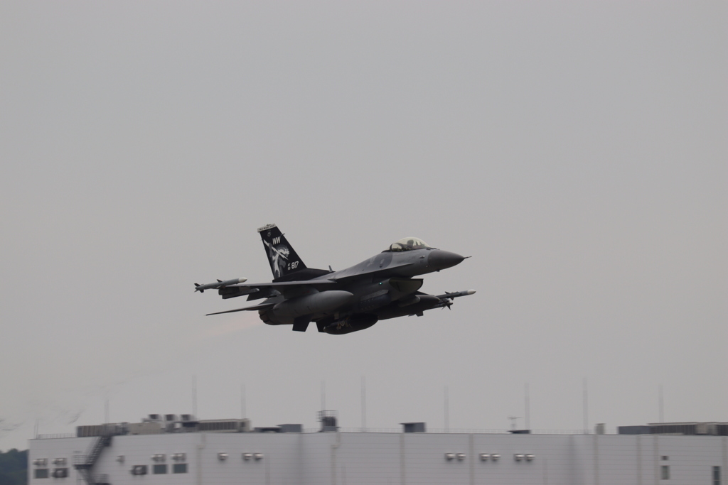 F-16 ファイティングファルコン