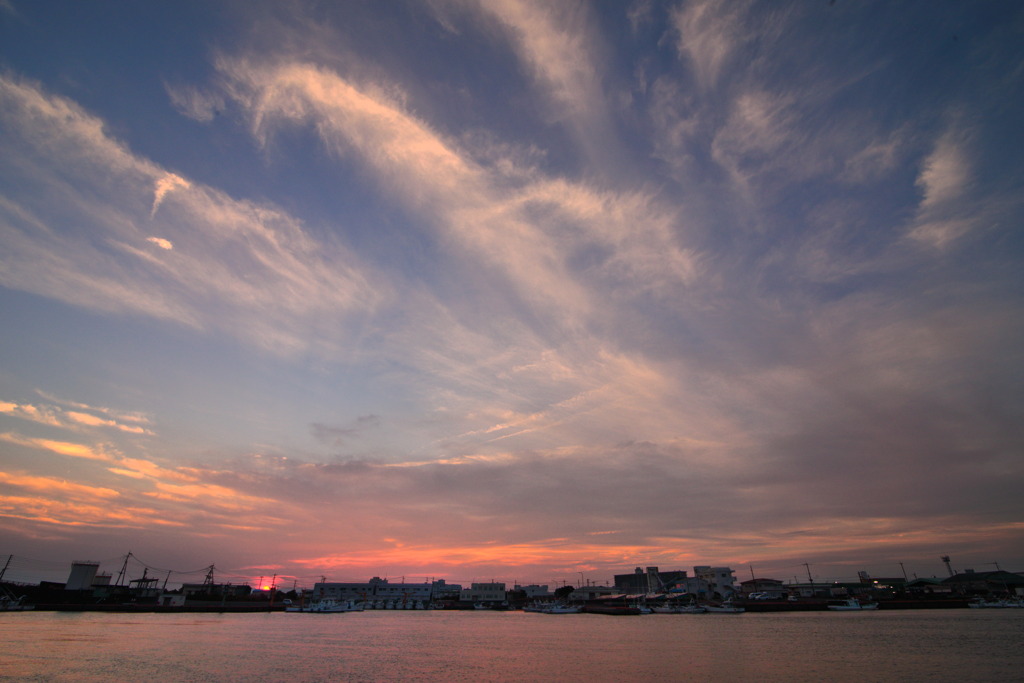 川上の夕雲 - ②