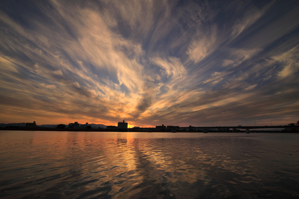 アートな夕雲 - ①