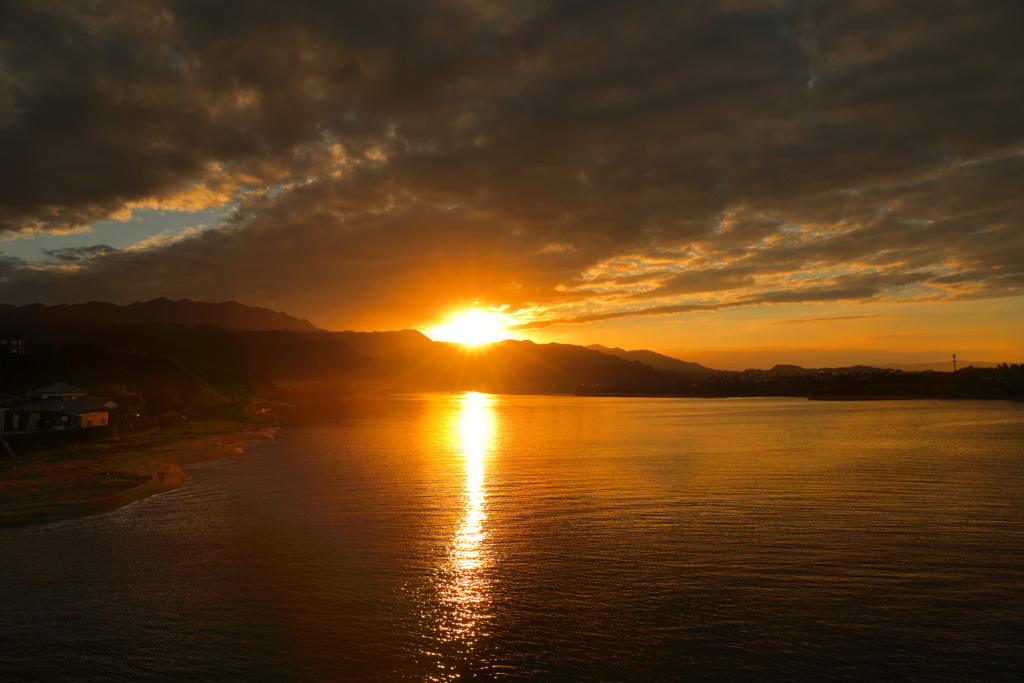 加江田川 (河口の夕焼け) - ③