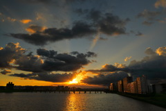 川の夕焼け - ④