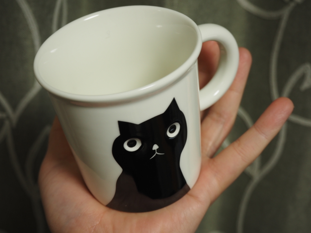 猫のマグカップ