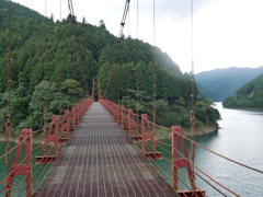 赤いつり橋