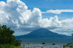 海と火山