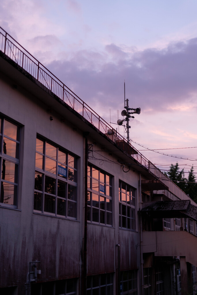夕暮れの校舎
