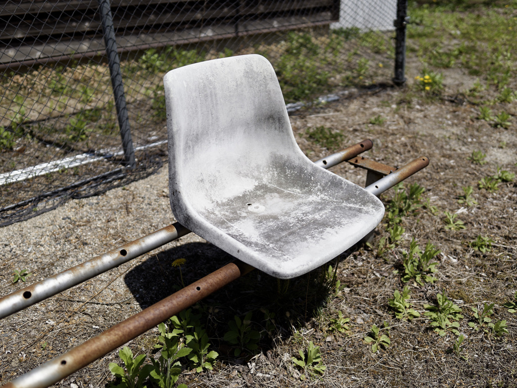 朽ちかけチェア