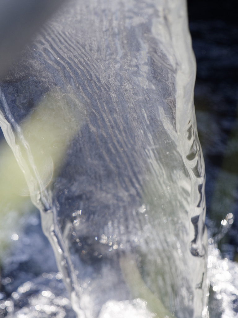 暑いので水を撮らざるを得ない