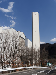 近所の白い巨塔