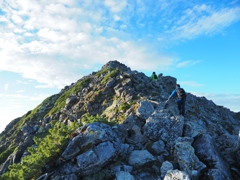 北岳山頂を目指す