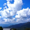 雲と山並み