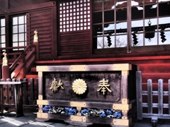 立派な賽銭箱