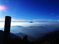 農鳥岳山頂から見る富士山