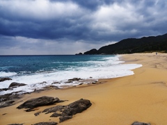 きれいな砂浜。波打ち際。永田いなか浜