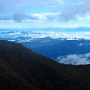 ようやく雲が抜けて遠くの山が見えてきた