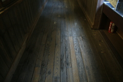 木造校舎の廊下