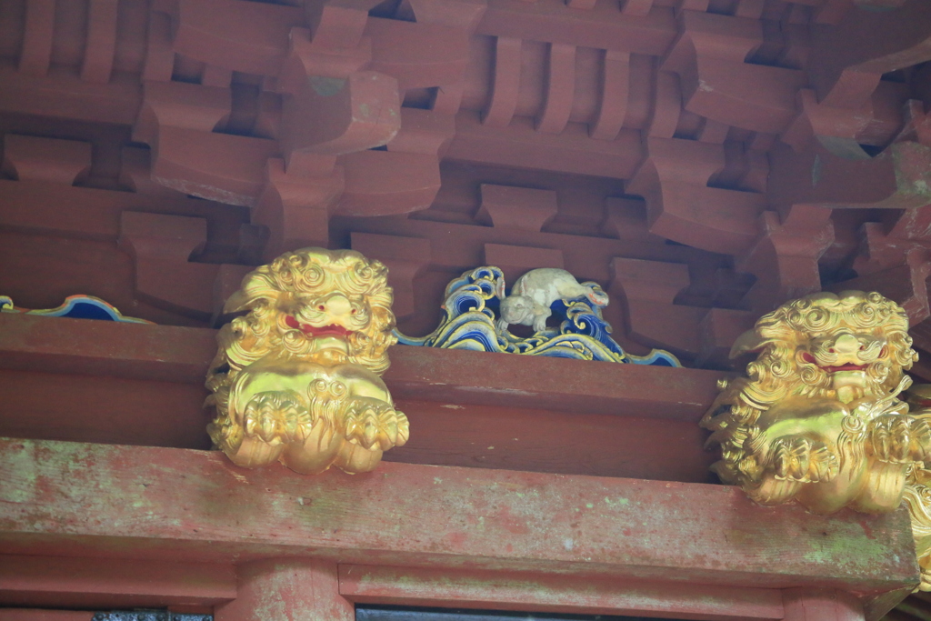 榛名神社神宝殿　木鼻　獅子鼻　兎