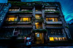 表参道ヒルズ同潤館