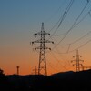 朝の送電塔