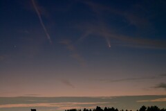 ひこうき雲とアトラス彗星