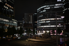 眠らない街