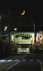 こんなところにお月様