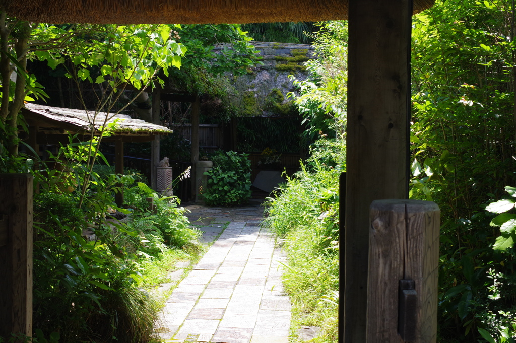 蕎麦屋の門