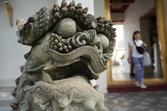 異国感強目の狛犬