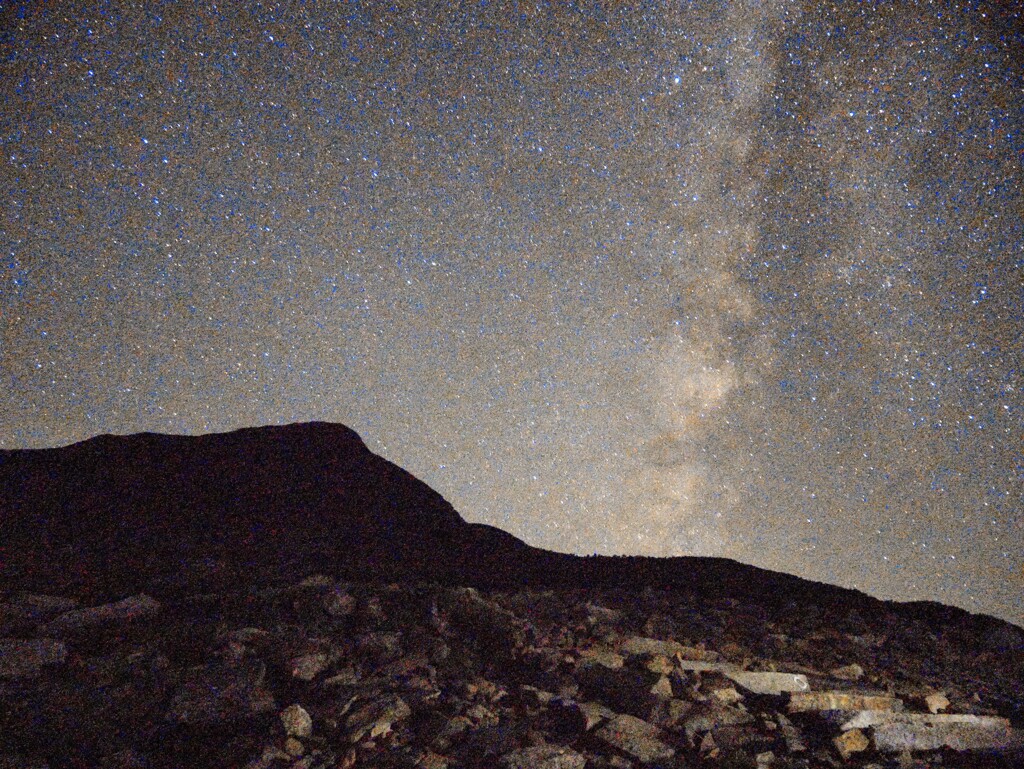笠ヶ岳と天の川