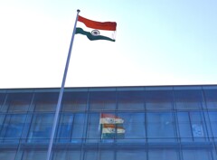 風に揺れるインドの誇り