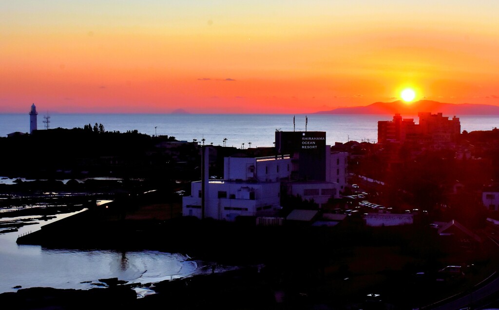 夕日が大島に沈む時