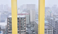 雪の降る街を①