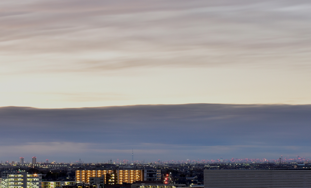 12・13　南に黎明の二重彩雲 