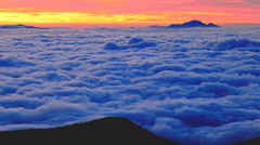夜と朝の狭間に浮かぶ浅間山